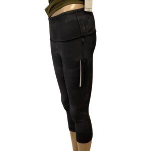 Karma Printed Kyla Crop Capri Leggings XS Black Camouflage Pattern yoga pants